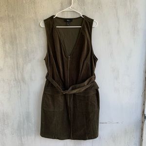 Plus size velvet dress with belt